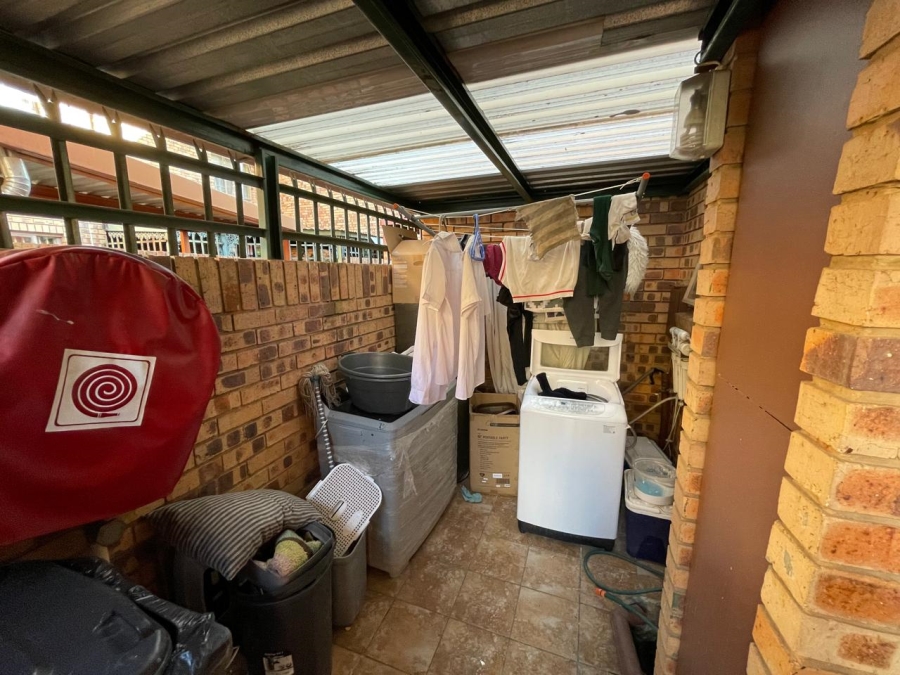 2 Bedroom Property for Sale in Weavind Park Gauteng