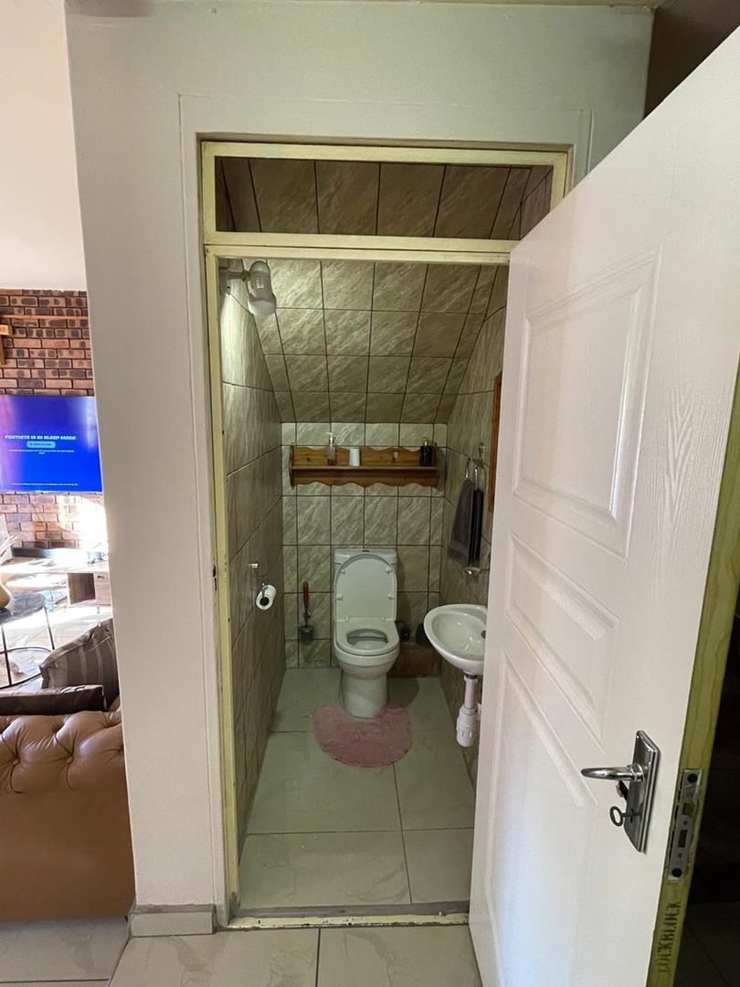 2 Bedroom Property for Sale in Weavind Park Gauteng