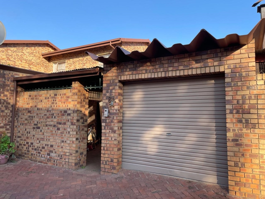 2 Bedroom Property for Sale in Weavind Park Gauteng