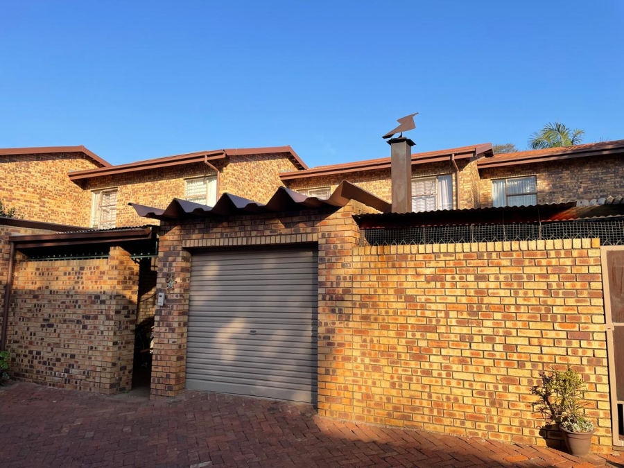 2 Bedroom Property for Sale in Weavind Park Gauteng