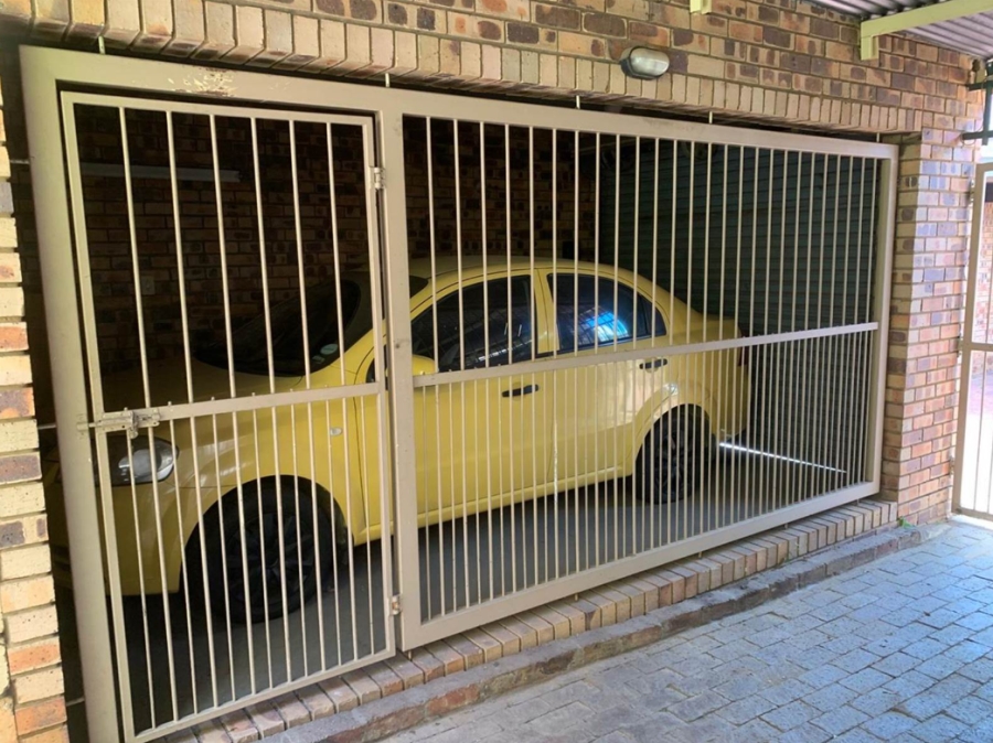 2 Bedroom Property for Sale in Weavind Park Gauteng