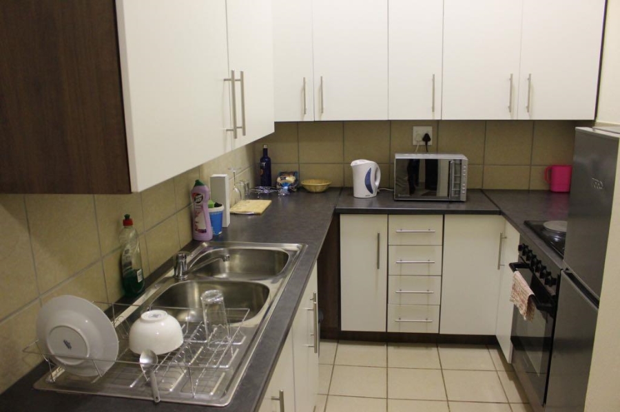 To Let 1 Bedroom Property for Rent in Die Hoewes Gauteng