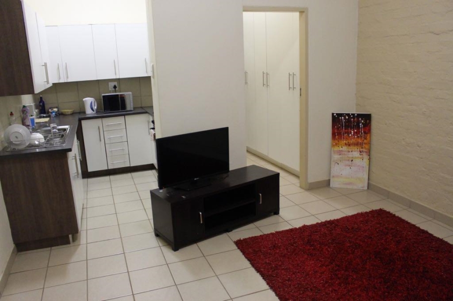 To Let 1 Bedroom Property for Rent in Die Hoewes Gauteng