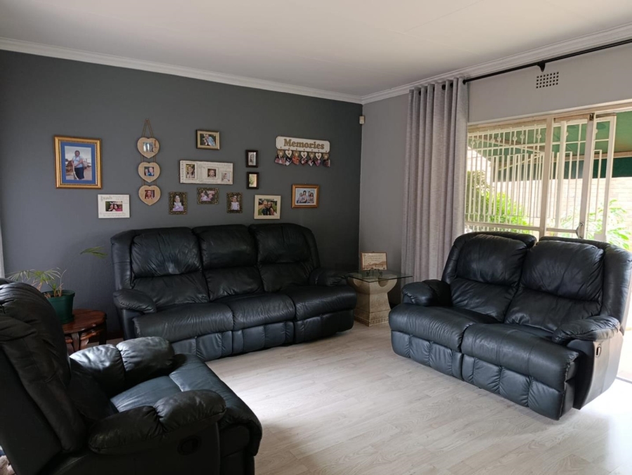 3 Bedroom Property for Sale in Birchleigh North Gauteng