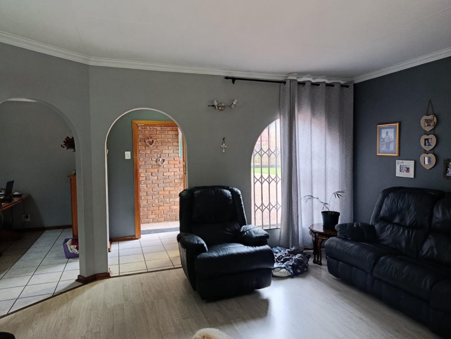 3 Bedroom Property for Sale in Birchleigh North Gauteng