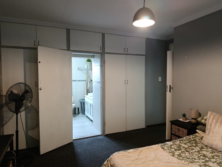 3 Bedroom Property for Sale in Birchleigh North Gauteng