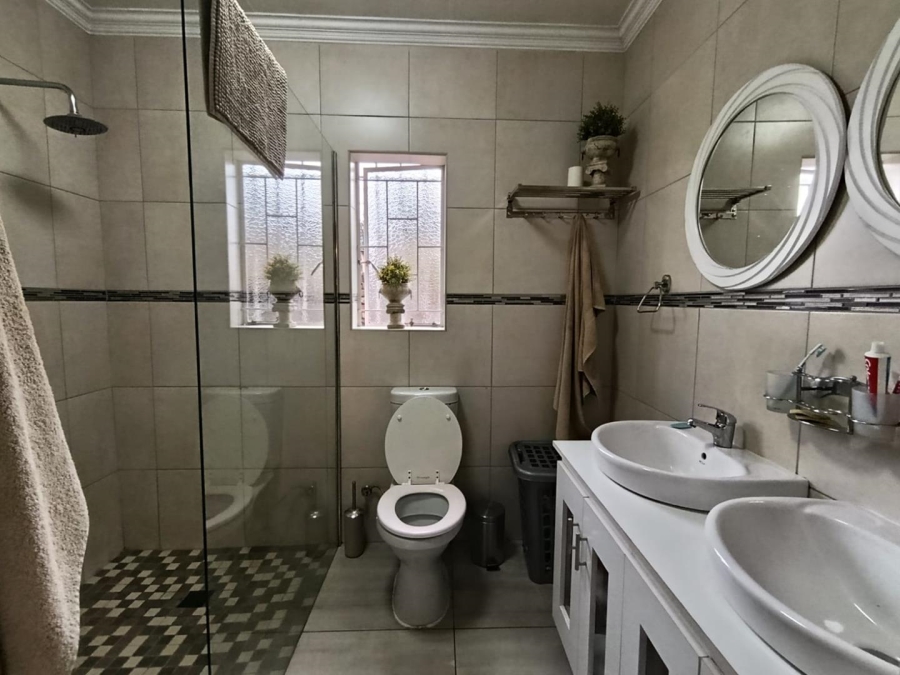 3 Bedroom Property for Sale in Birchleigh North Gauteng