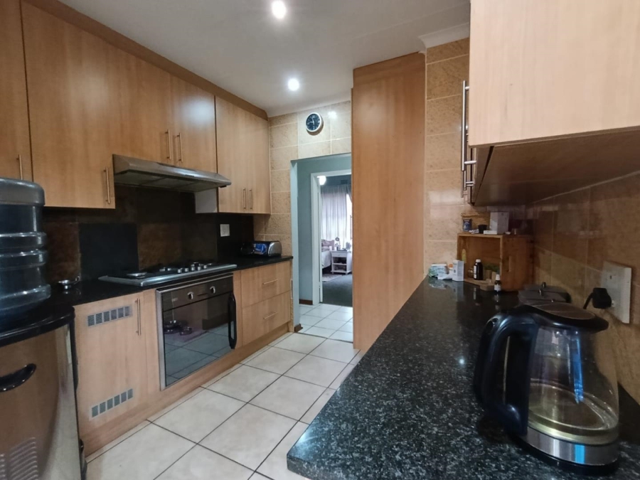 3 Bedroom Property for Sale in Birchleigh North Gauteng