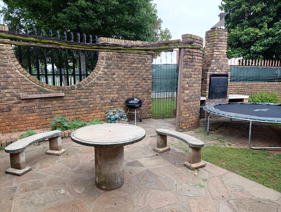 3 Bedroom Property for Sale in Birchleigh North Gauteng