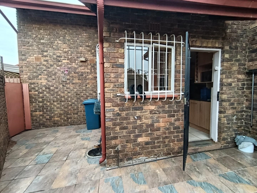 3 Bedroom Property for Sale in Birchleigh North Gauteng