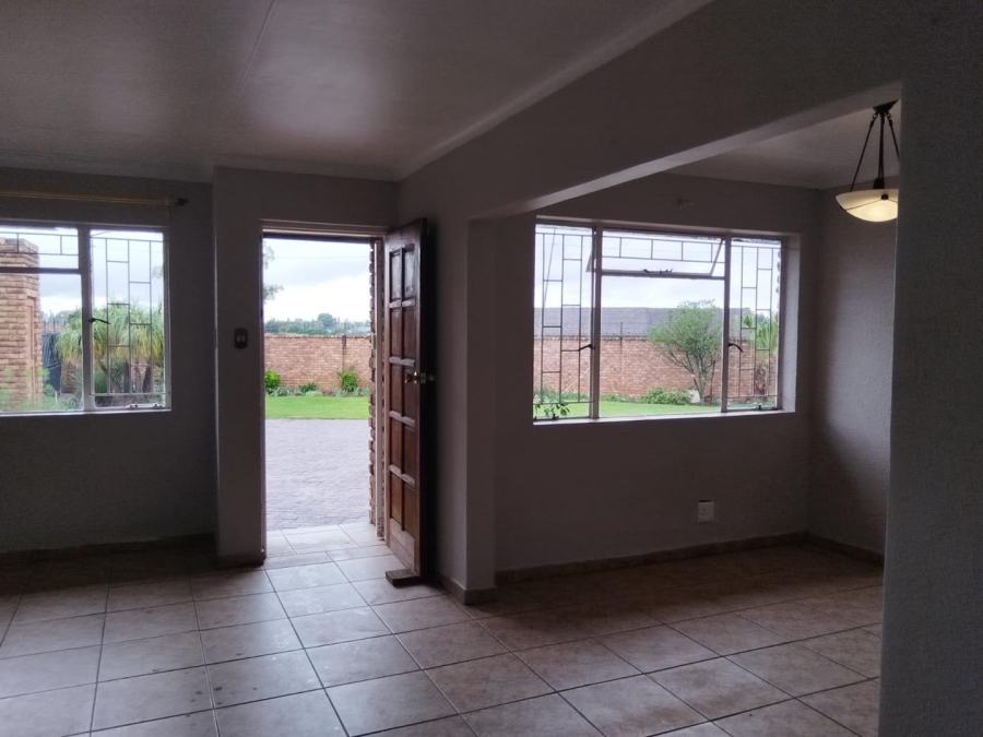 3 Bedroom Property for Sale in Glen Marais Gauteng