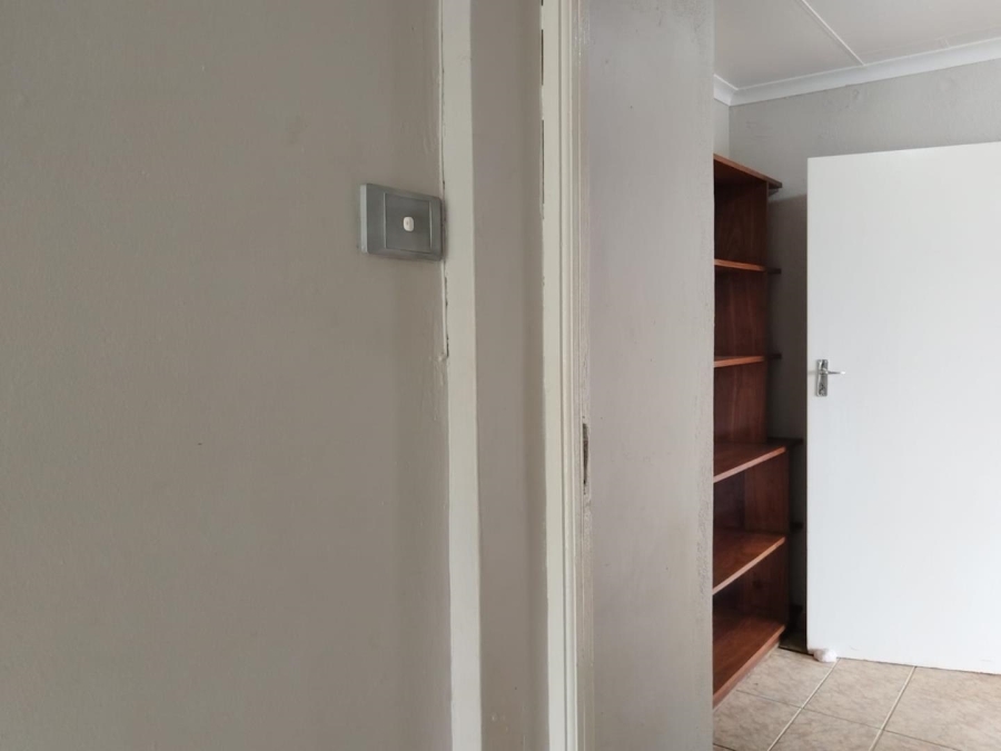 3 Bedroom Property for Sale in Glen Marais Gauteng