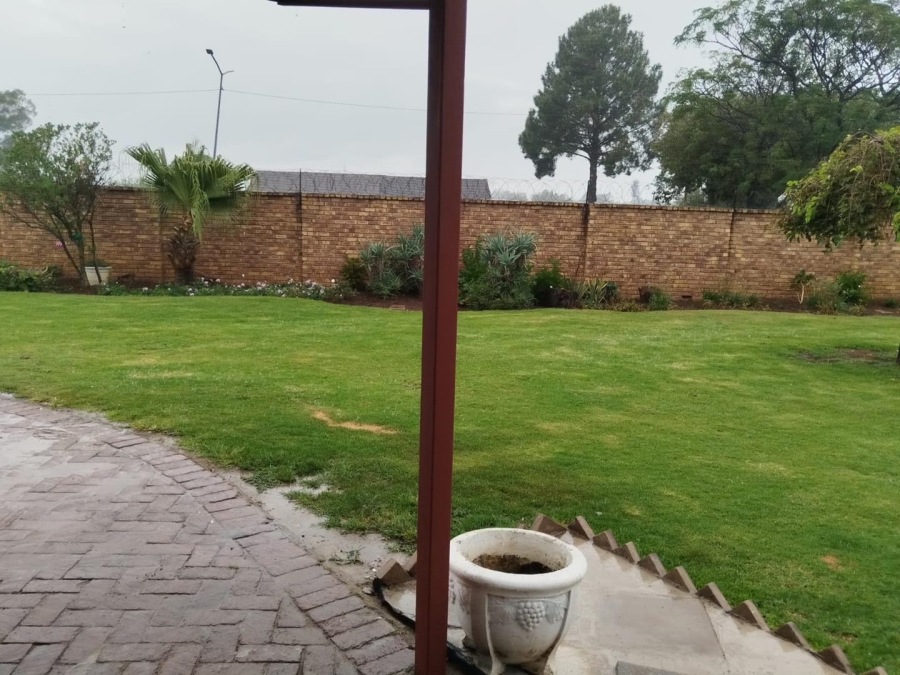 3 Bedroom Property for Sale in Glen Marais Gauteng