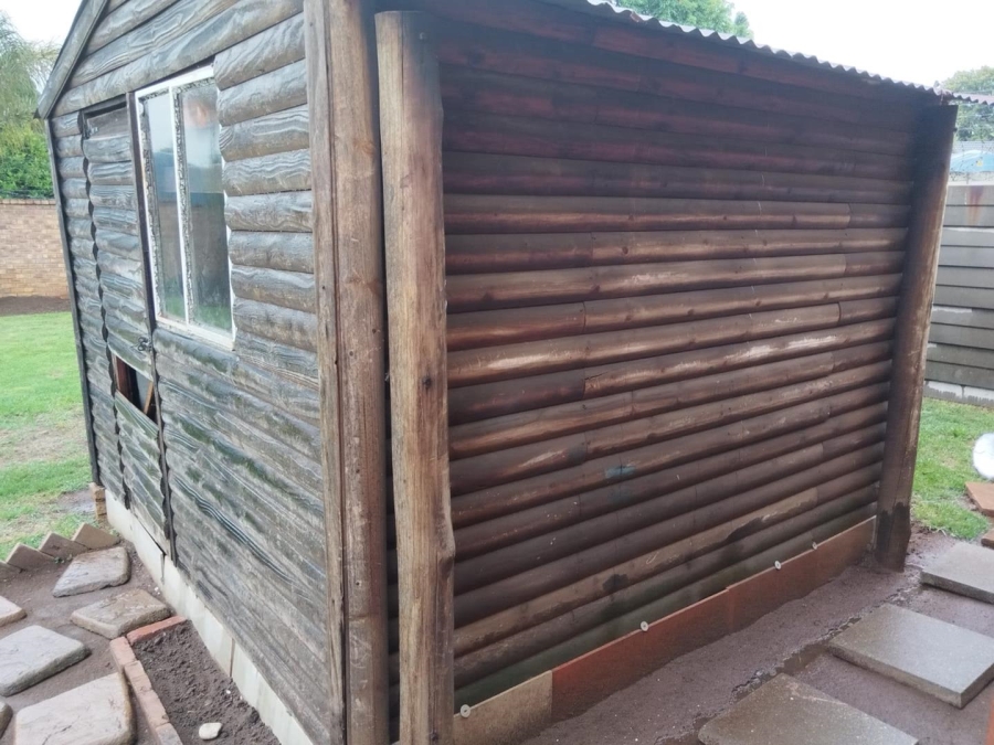 3 Bedroom Property for Sale in Glen Marais Gauteng