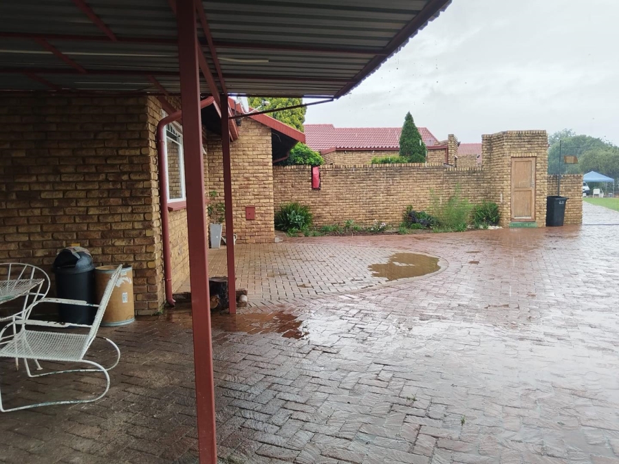3 Bedroom Property for Sale in Glen Marais Gauteng