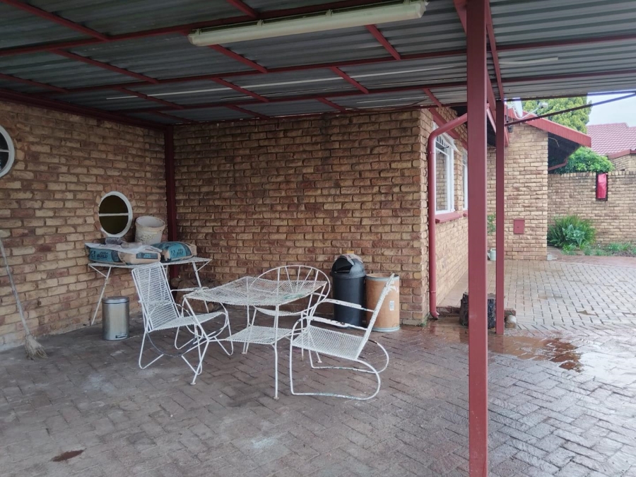 3 Bedroom Property for Sale in Glen Marais Gauteng