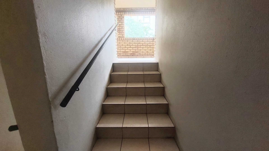 1 Bedroom Property for Sale in Mulbarton Gauteng