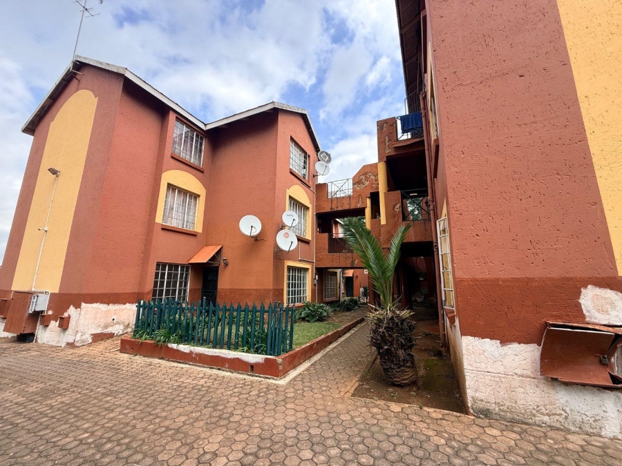 2 Bedroom Property for Sale in Florida Gauteng