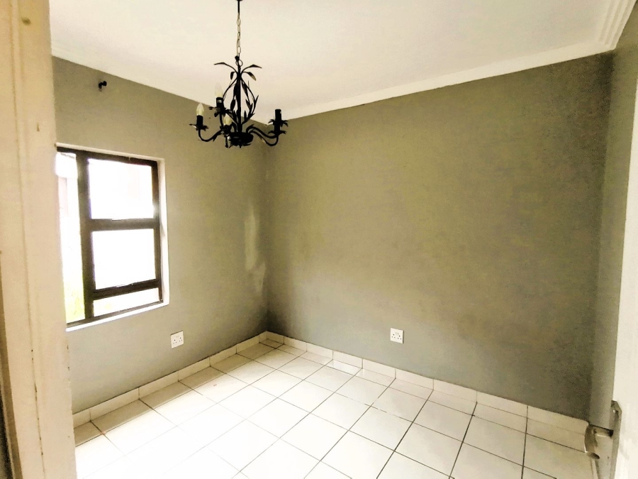 5 Bedroom Property for Sale in Amandasig Gauteng