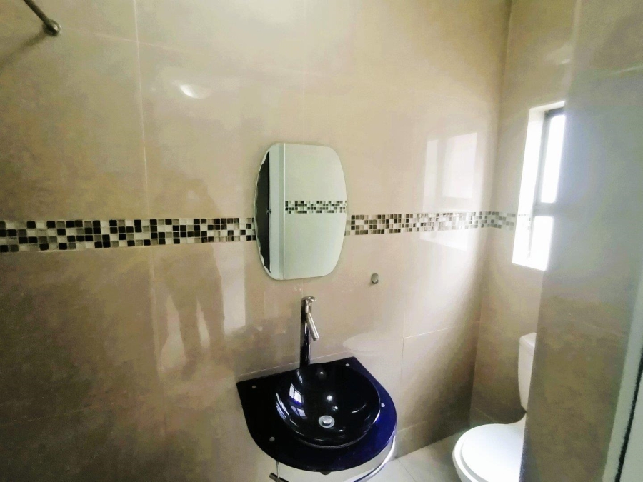 5 Bedroom Property for Sale in Amandasig Gauteng