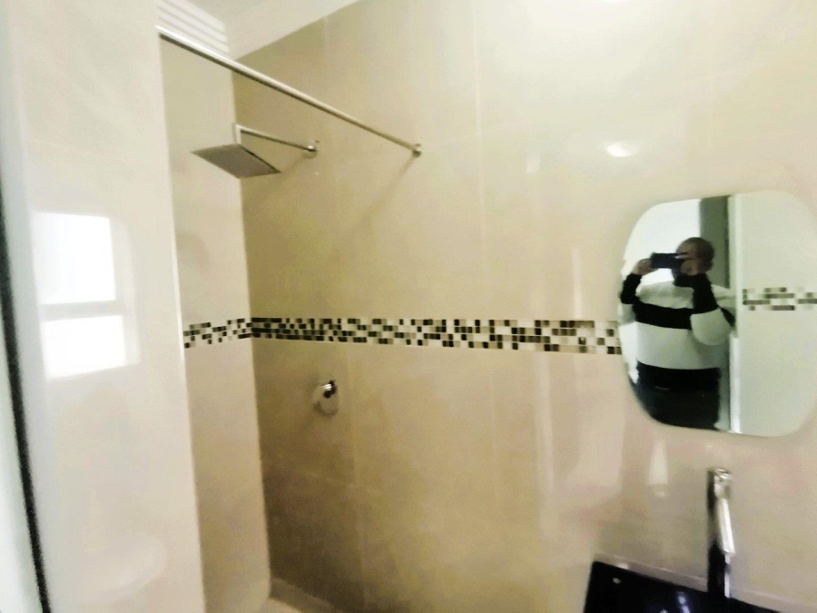 5 Bedroom Property for Sale in Amandasig Gauteng