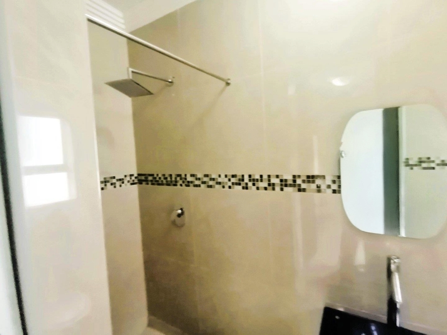 5 Bedroom Property for Sale in Amandasig Gauteng