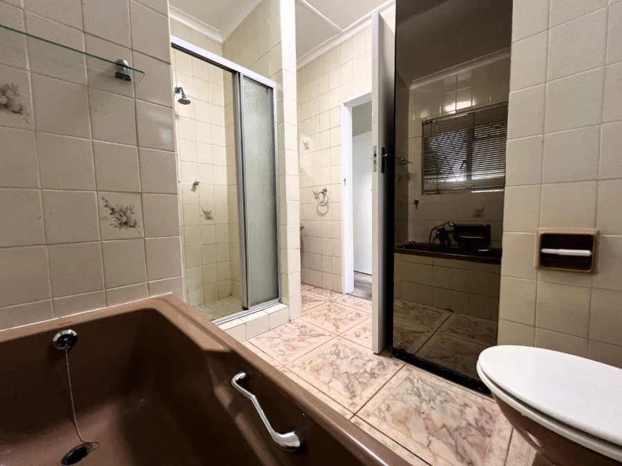 3 Bedroom Property for Sale in Fairland Gauteng