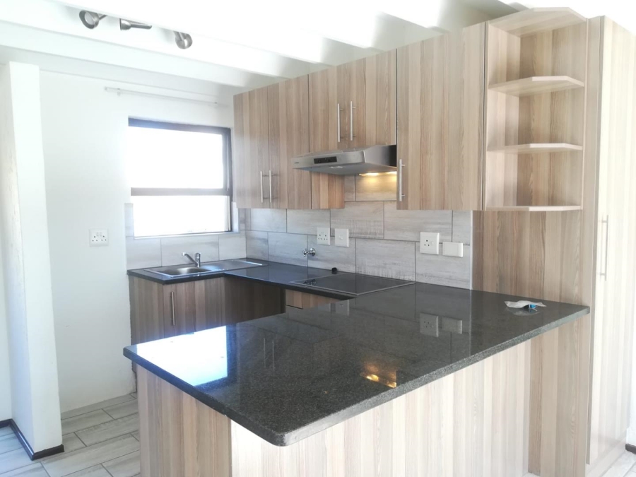 To Let 2 Bedroom Property for Rent in Lonehill Gauteng