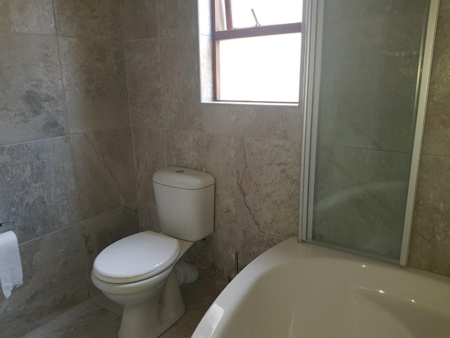 To Let 2 Bedroom Property for Rent in Lonehill Gauteng