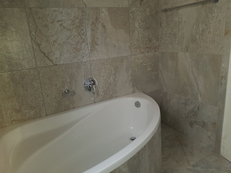 To Let 2 Bedroom Property for Rent in Lonehill Gauteng