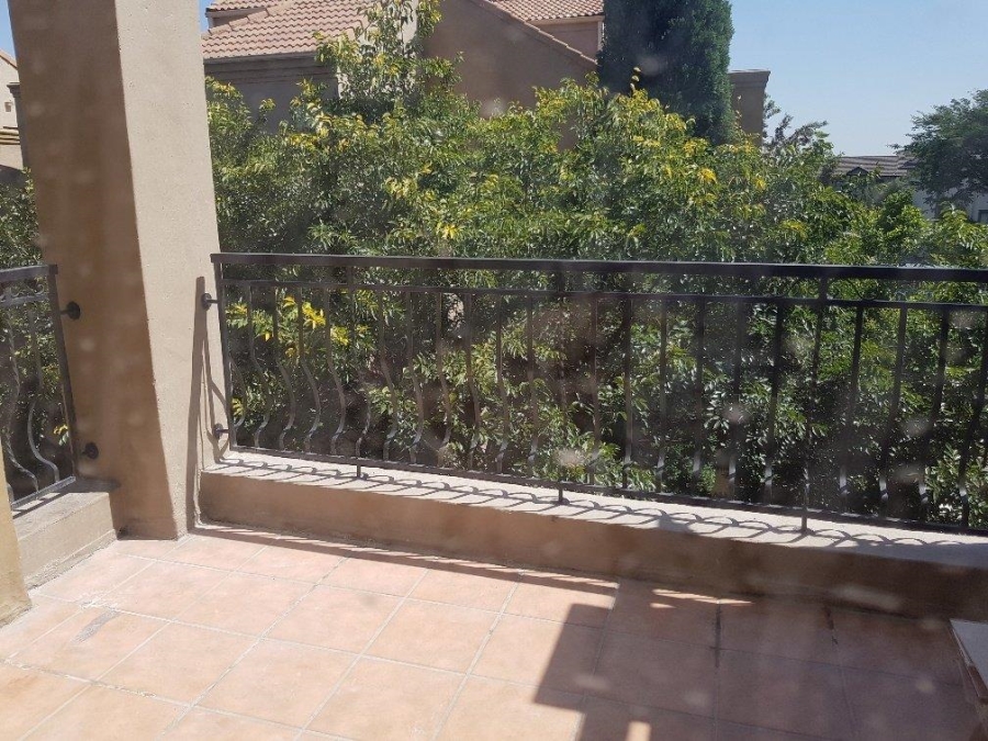 To Let 2 Bedroom Property for Rent in Lonehill Gauteng