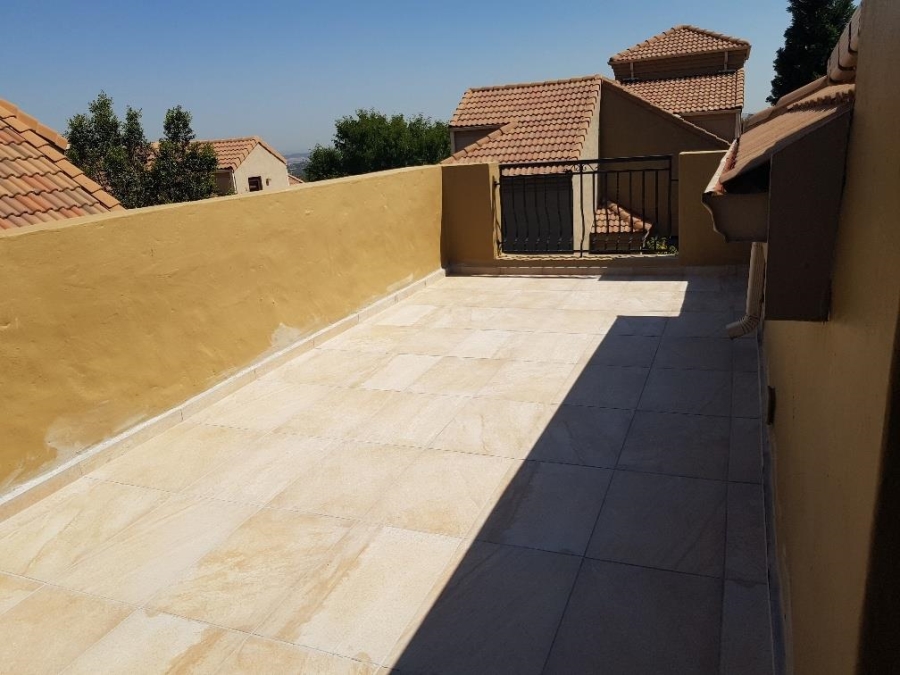 To Let 2 Bedroom Property for Rent in Lonehill Gauteng