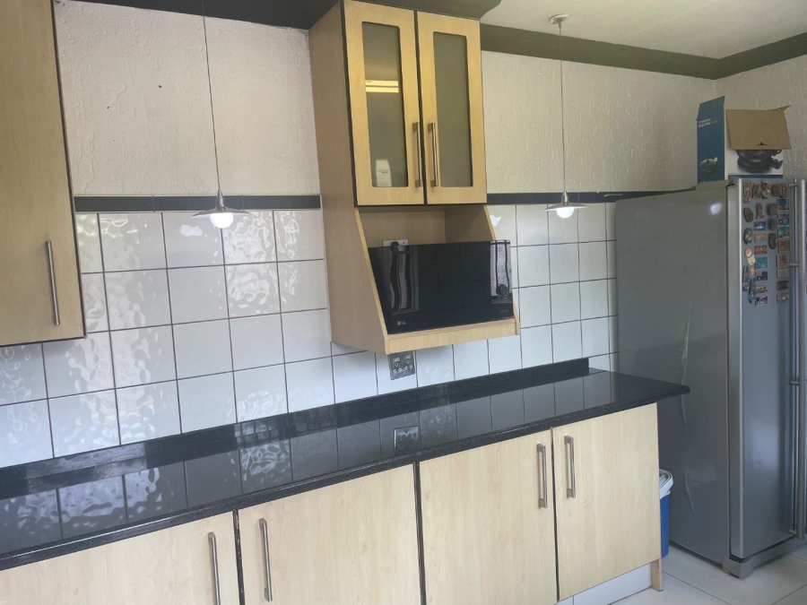 To Let 3 Bedroom Property for Rent in Lonehill Gauteng