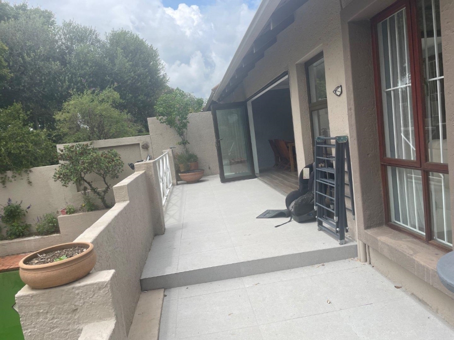 To Let 3 Bedroom Property for Rent in Lonehill Gauteng