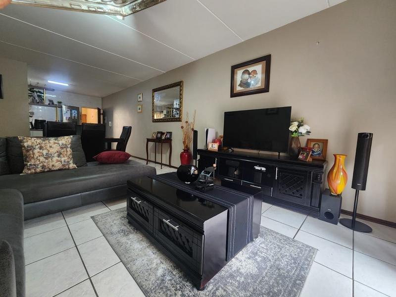 2 Bedroom Property for Sale in New Redruth Gauteng