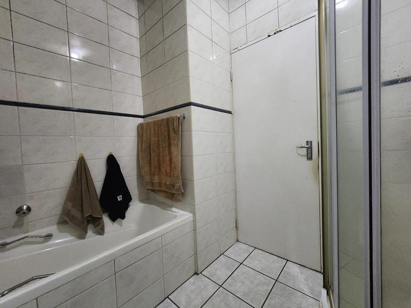 2 Bedroom Property for Sale in New Redruth Gauteng