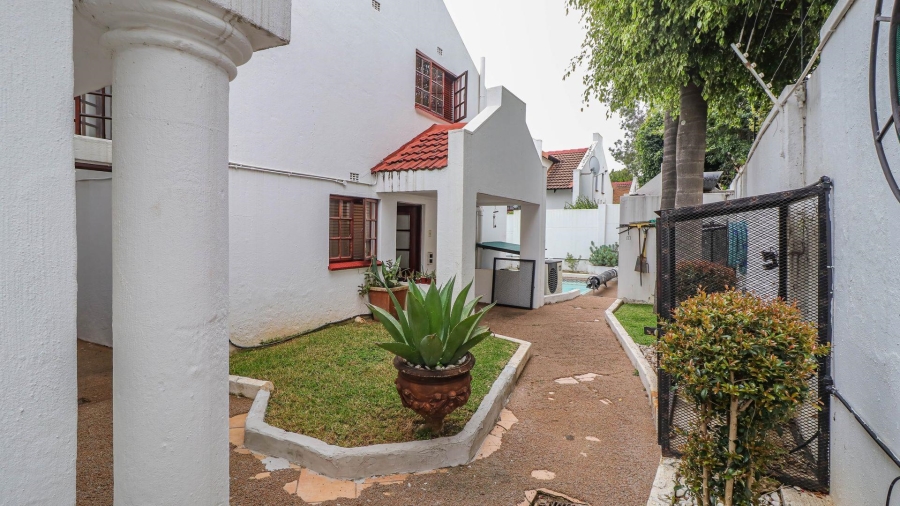 3 Bedroom Property for Sale in Bryanston Gauteng