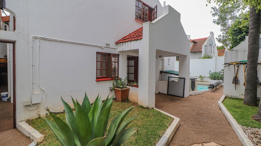 3 Bedroom Property for Sale in Bryanston Gauteng