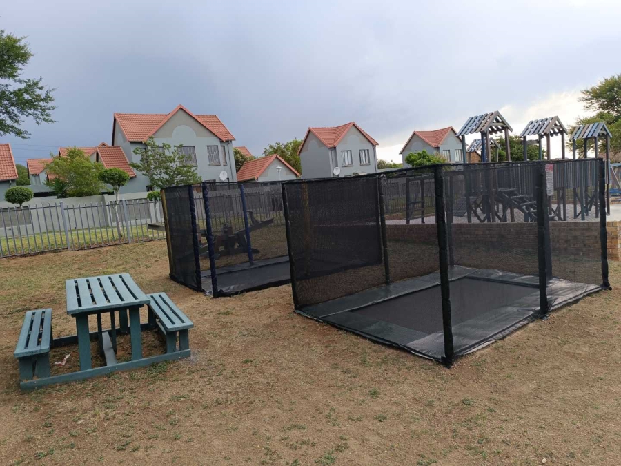 2 Bedroom Property for Sale in Kosmosdal Gauteng