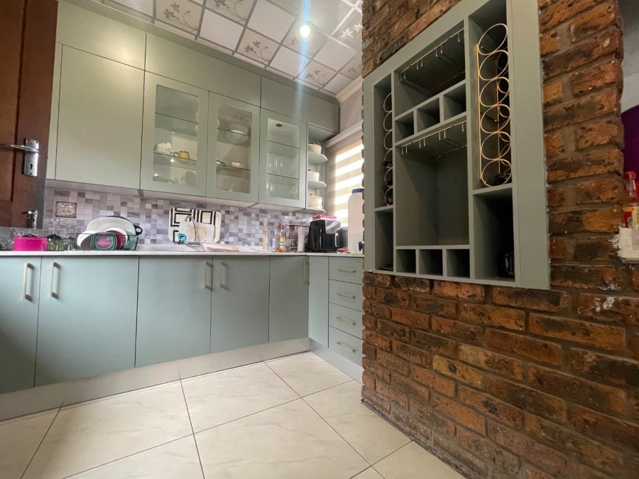 5 Bedroom Property for Sale in Sunward Park Gauteng