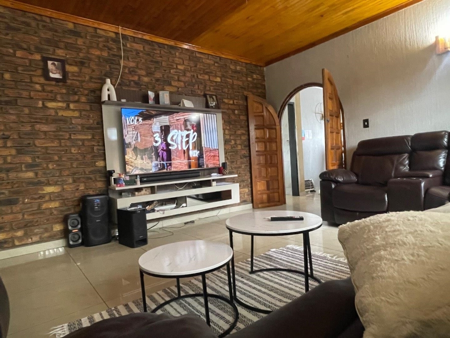 5 Bedroom Property for Sale in Sunward Park Gauteng