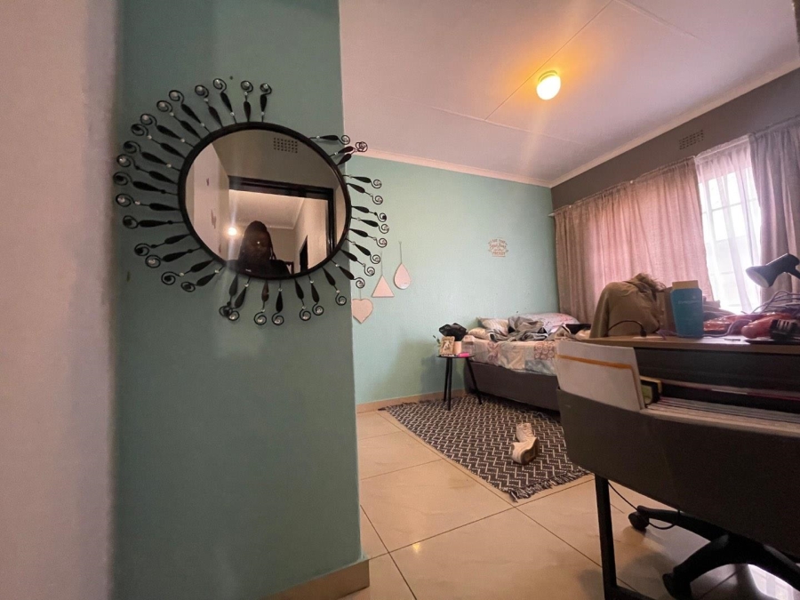 5 Bedroom Property for Sale in Sunward Park Gauteng