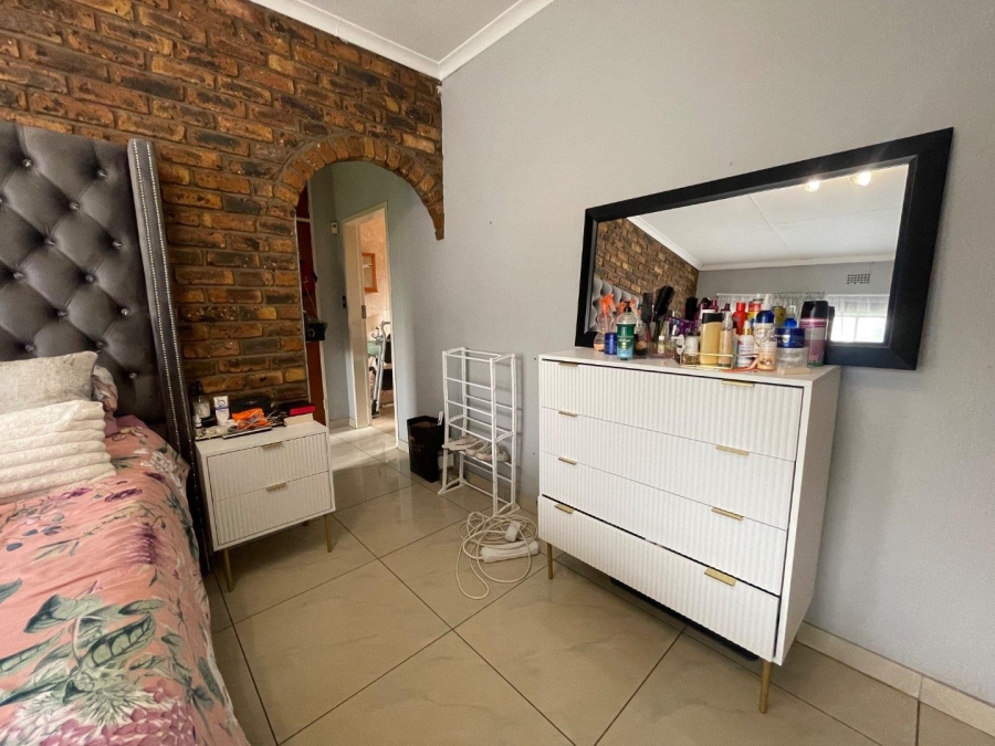 5 Bedroom Property for Sale in Sunward Park Gauteng