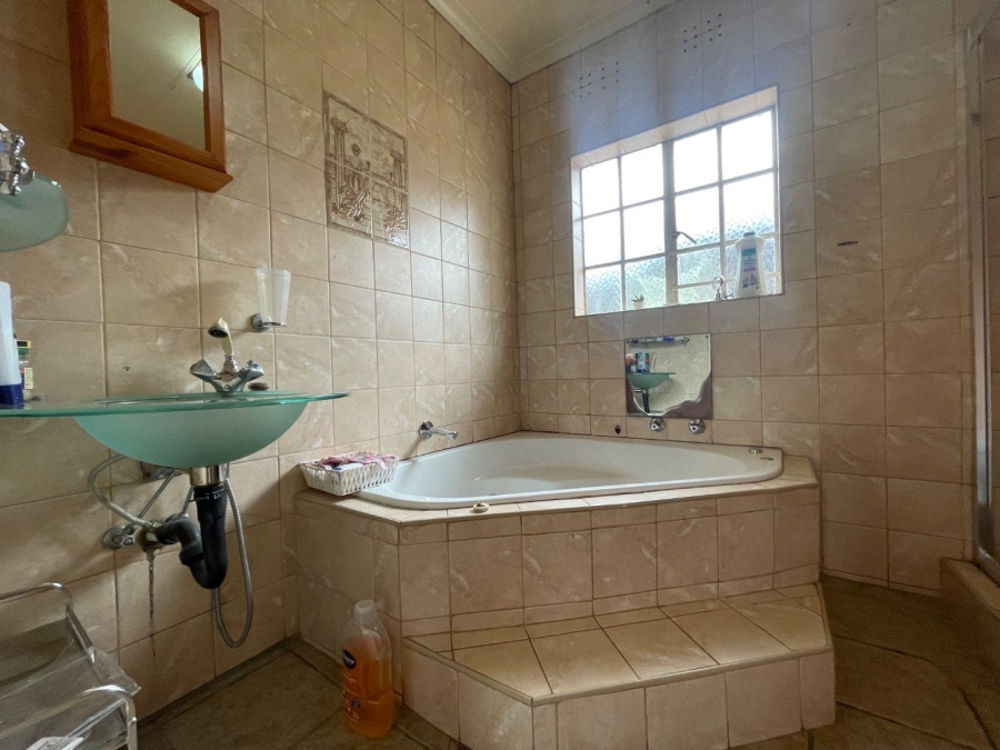 5 Bedroom Property for Sale in Sunward Park Gauteng