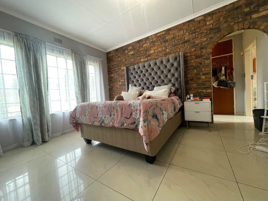 5 Bedroom Property for Sale in Sunward Park Gauteng