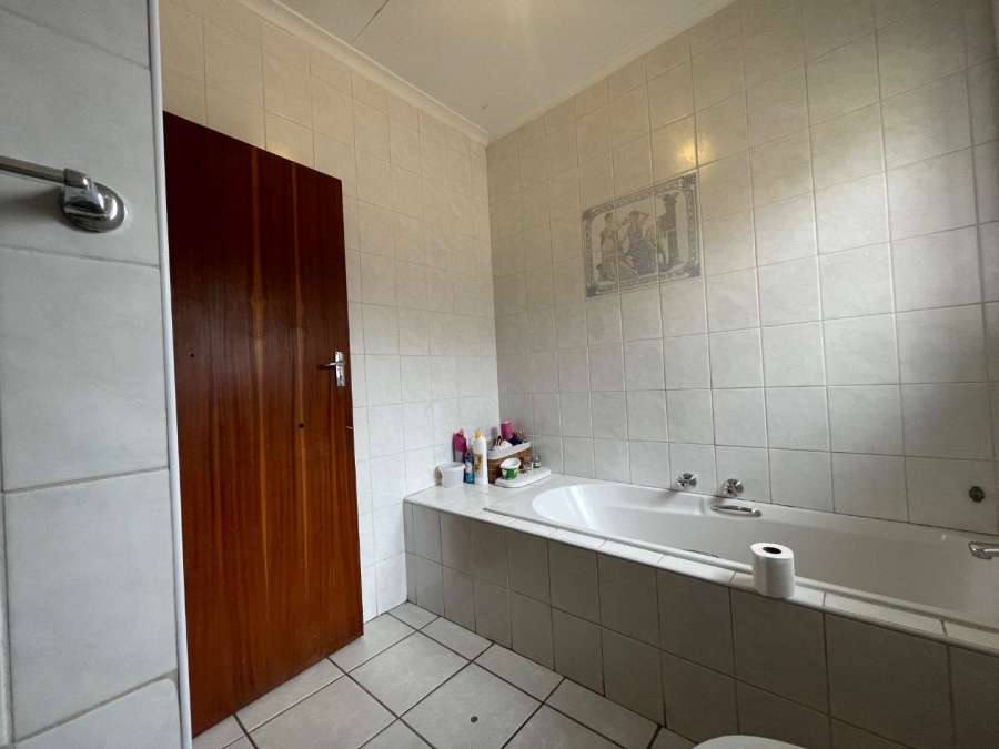 5 Bedroom Property for Sale in Sunward Park Gauteng