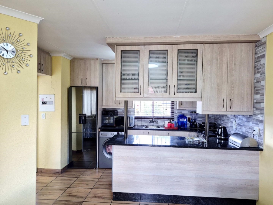 2 Bedroom Property for Sale in Birchleigh Gauteng