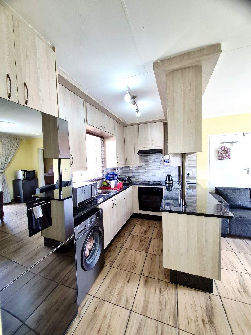 2 Bedroom Property for Sale in Birchleigh Gauteng