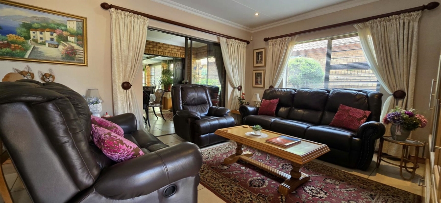 3 Bedroom Property for Sale in New Redruth Gauteng