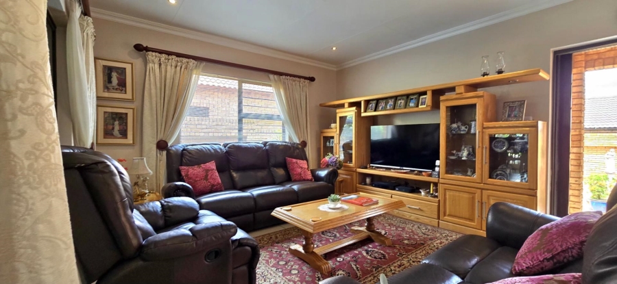 3 Bedroom Property for Sale in New Redruth Gauteng